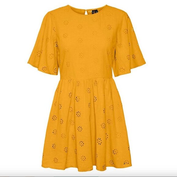 NWT: Vero Moda Maja Eyelet Smocked Dress | M - Picture 2 of 7